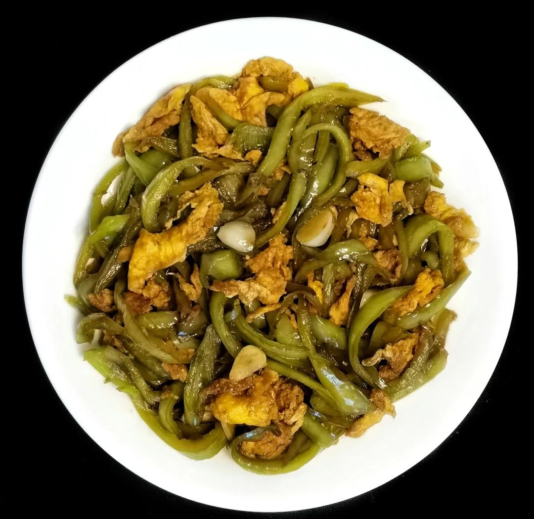 尖椒炒鸡蛋的做法(尖椒炒鸡蛋的做法家常菜)